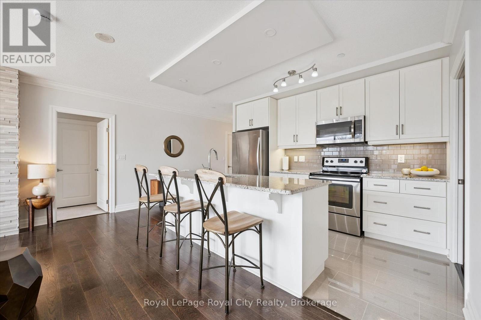 #413 150 WELLINGTON STREET E - 13