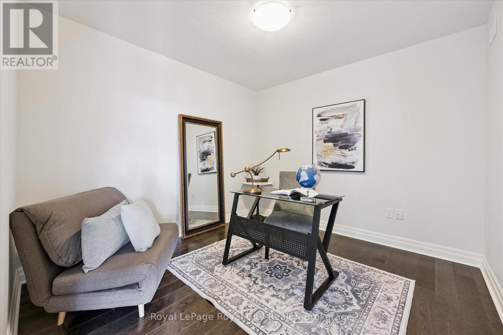 #413 150 WELLINGTON STREET E - 17