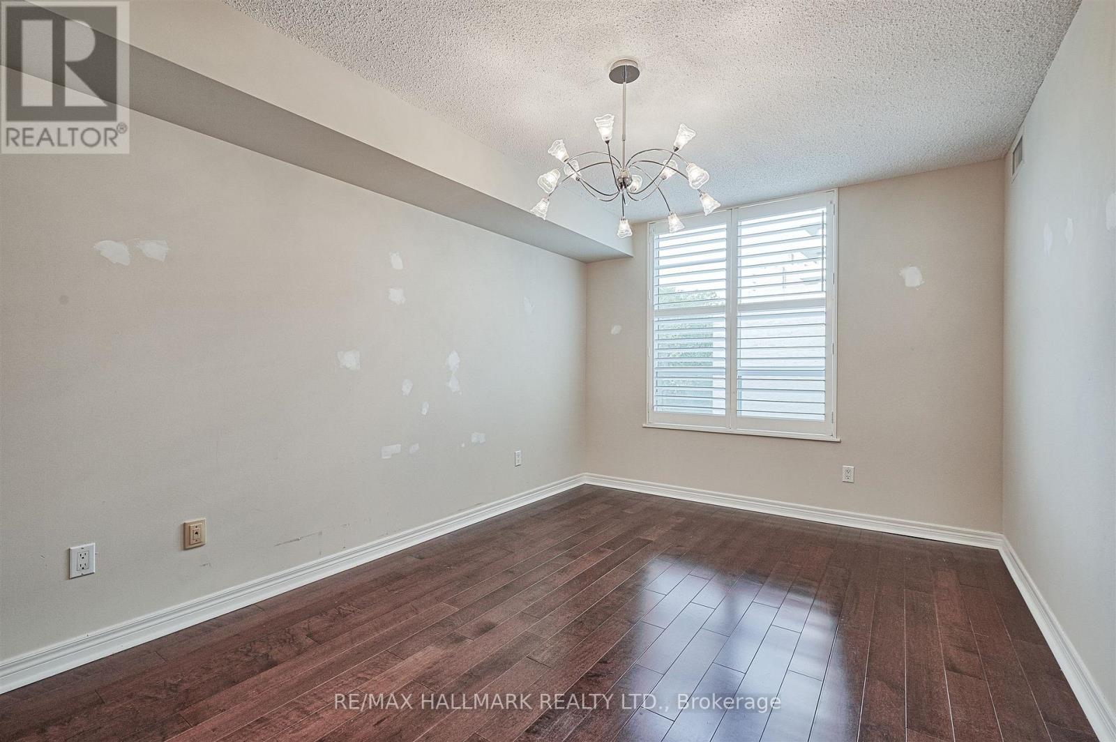 #511 35 MERTON STREET - 16