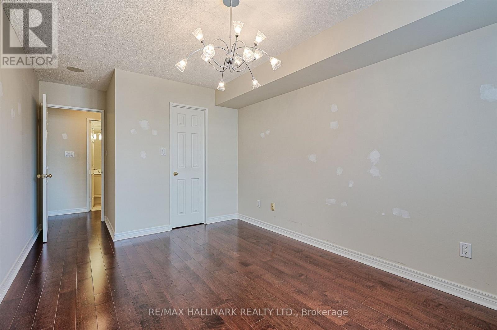 #511 35 MERTON STREET - 17