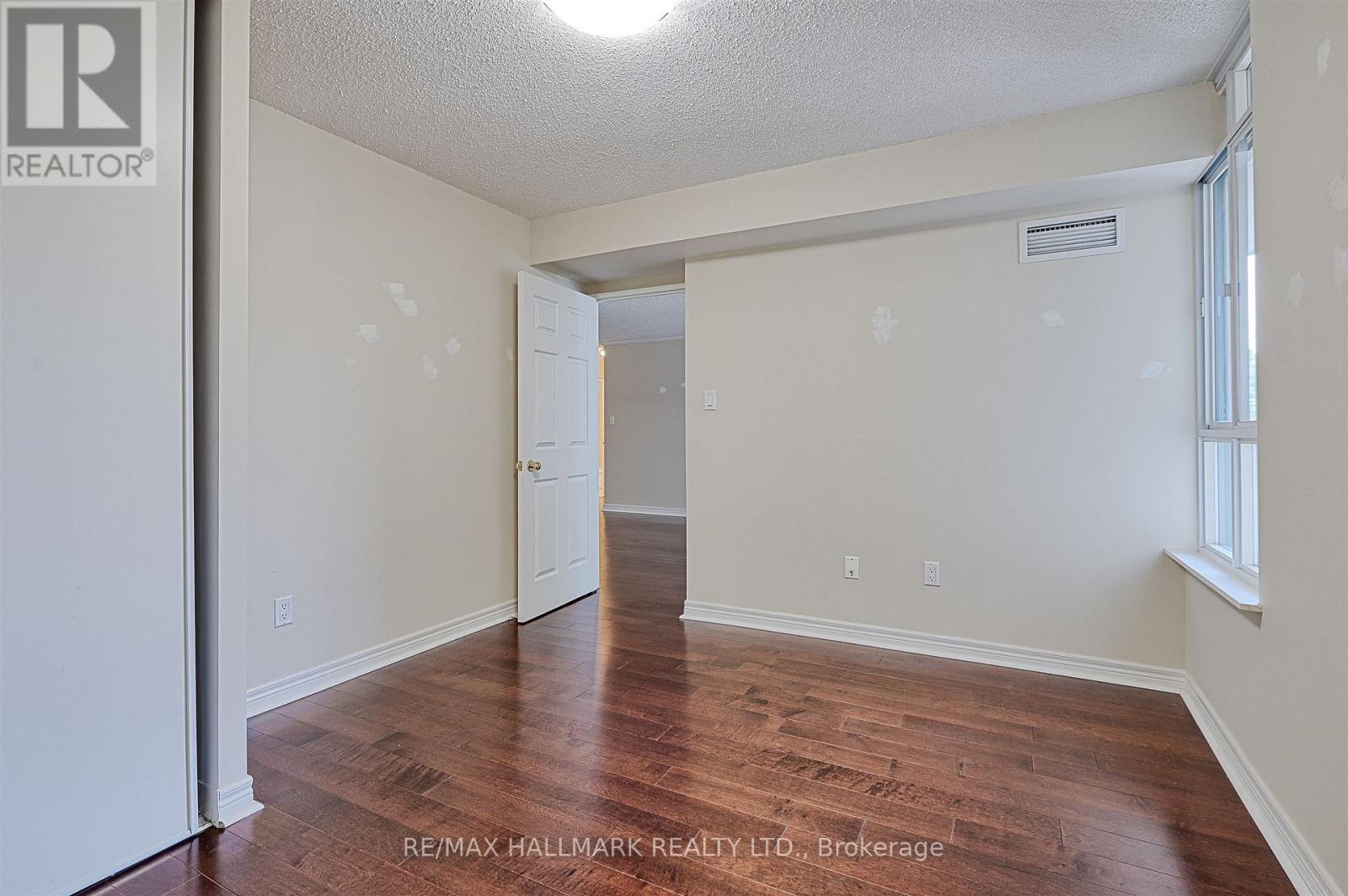#511 35 MERTON STREET - 22