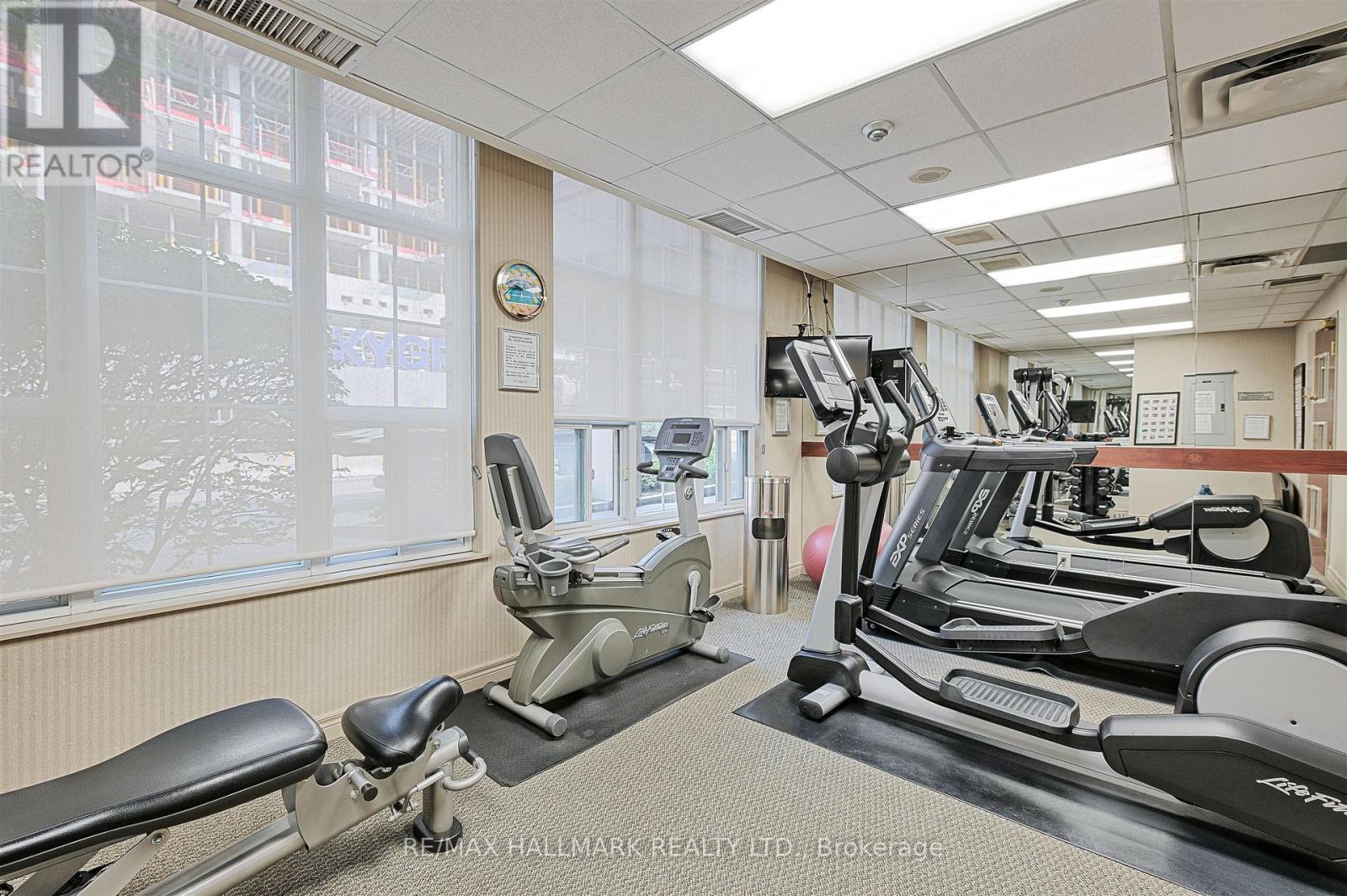 #511 35 MERTON STREET - 30