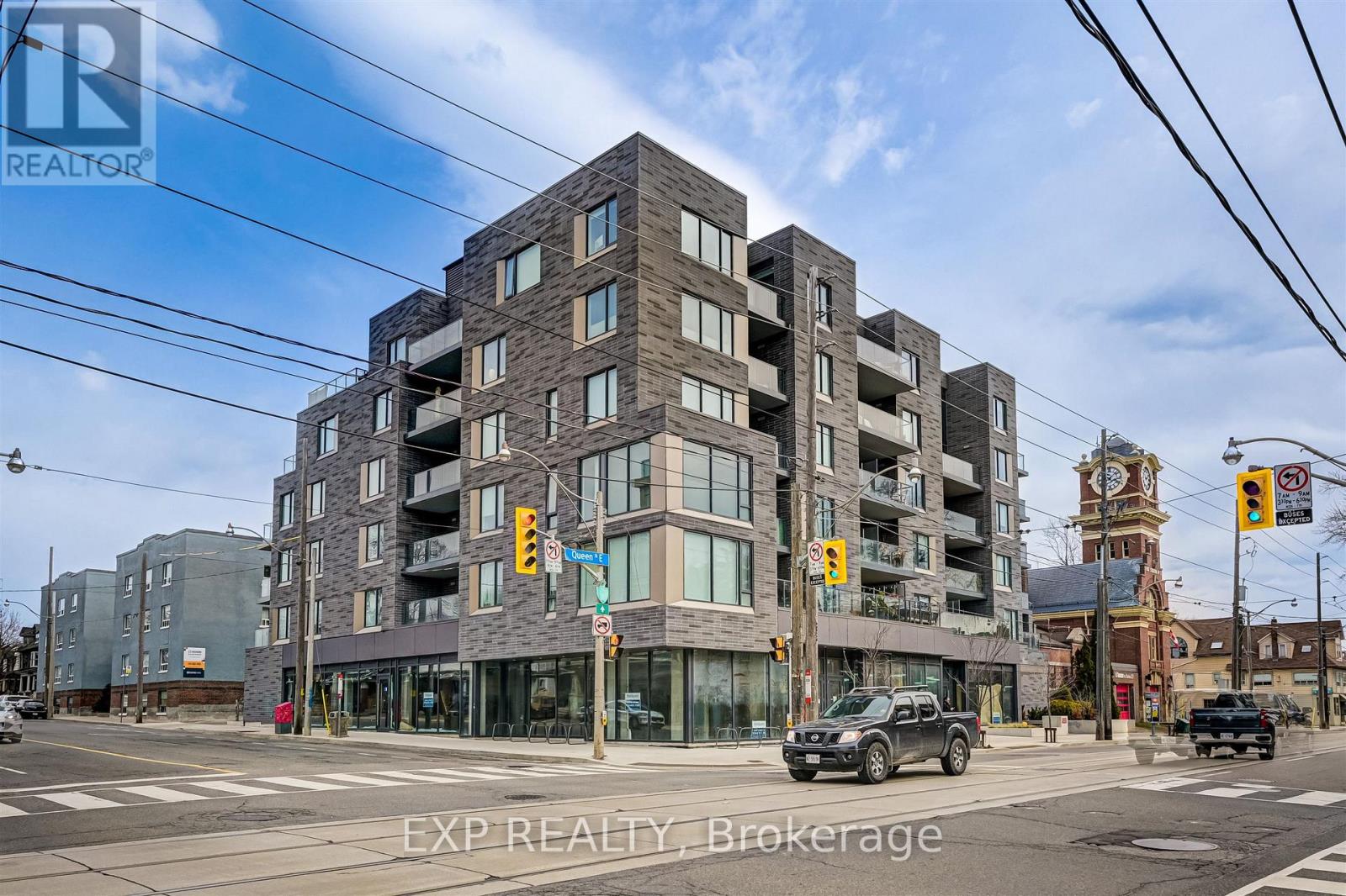 #403 1888 QUEEN STREET E - 1