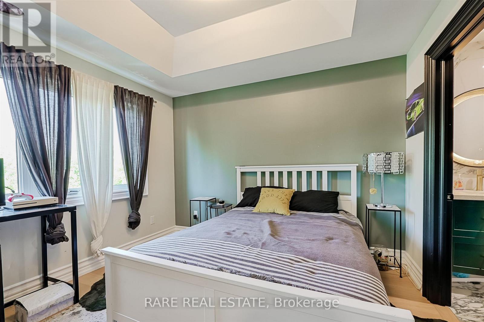 32 BRADFIELD AVENUE W - 22