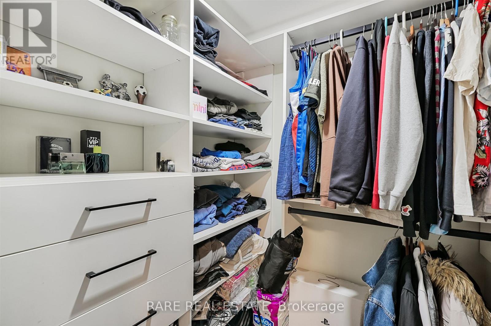 32 BRADFIELD AVENUE W - 33