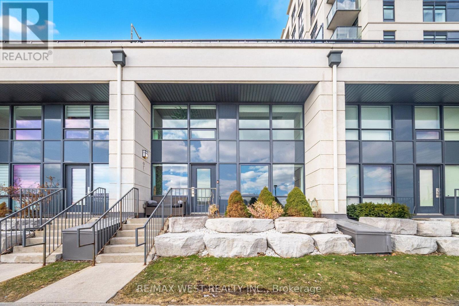 #110 12 WOODSTREAM BOULEVARD - 1