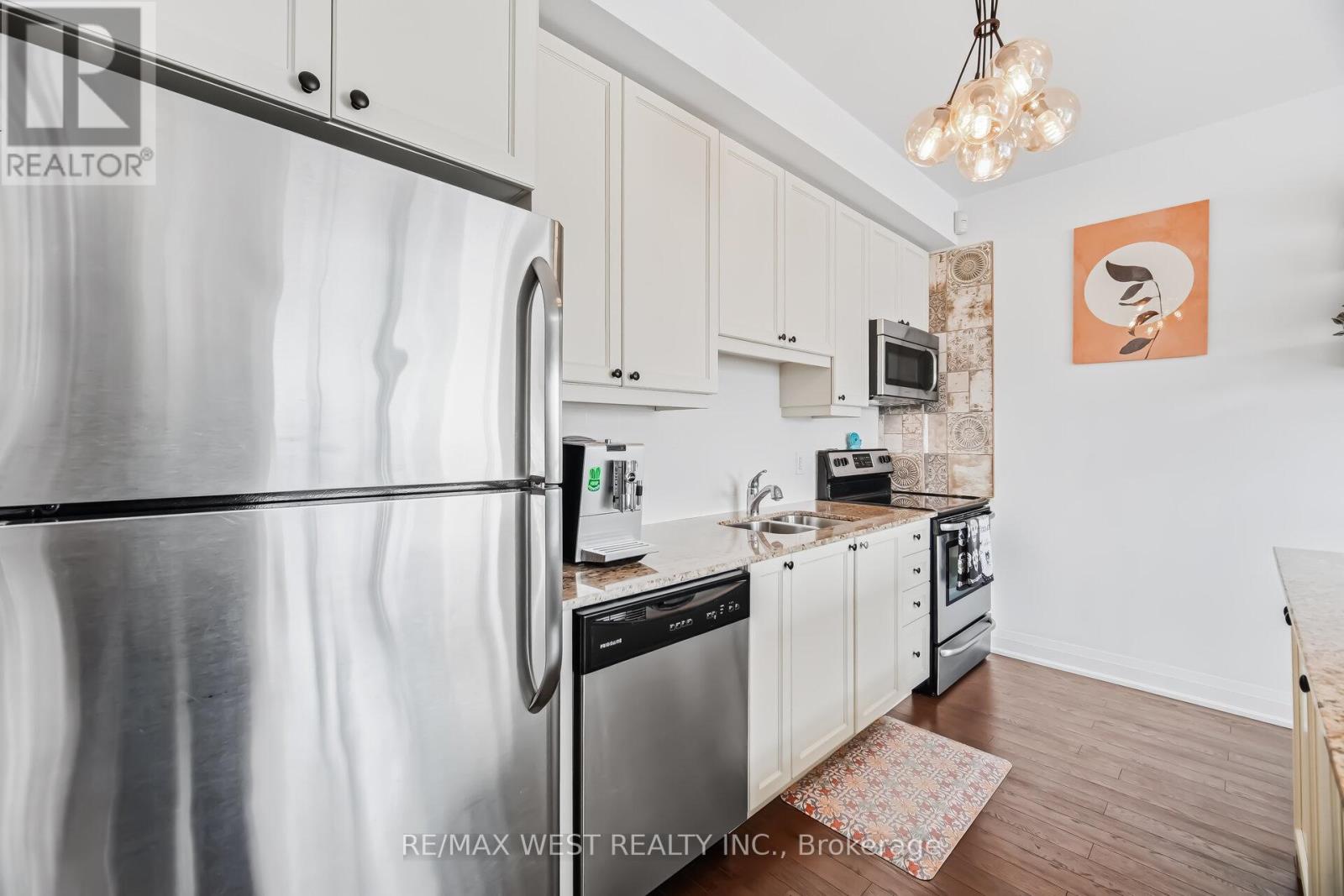 #110 12 WOODSTREAM BOULEVARD - 12