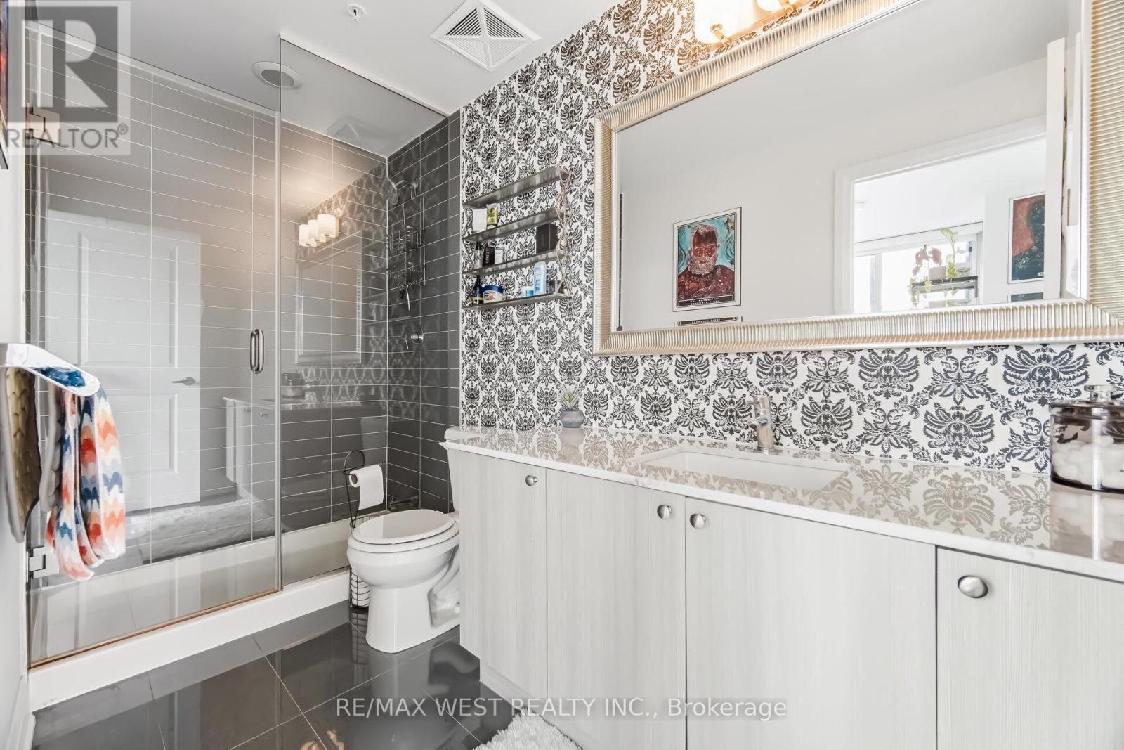 #110 12 WOODSTREAM BOULEVARD - 25