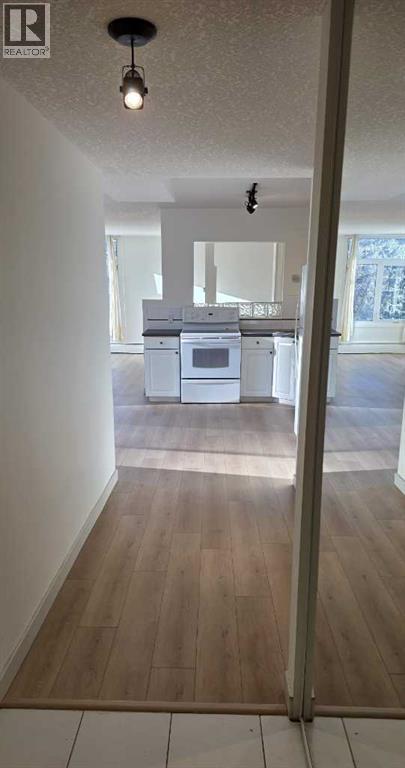 Single Family House for Sale in    Avenue SW Eau Claire Calgary 