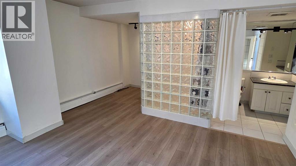 Single Family House for Sale in    Avenue SW Eau Claire Calgary 