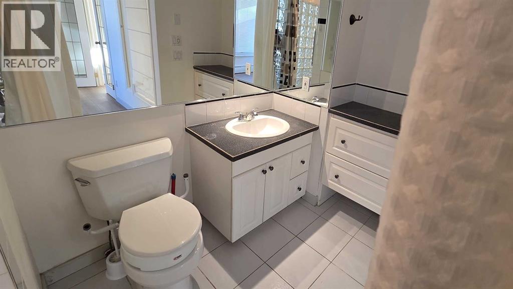 Single Family House for Sale in    Avenue SW Eau Claire Calgary 