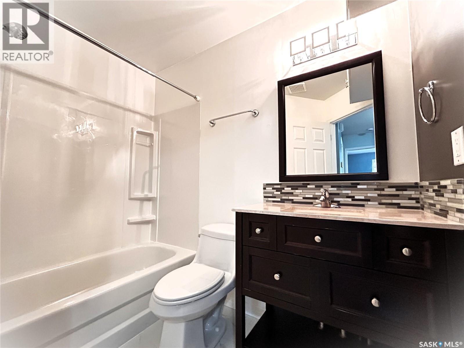 #201 815 HERITAGE GREEN - 25