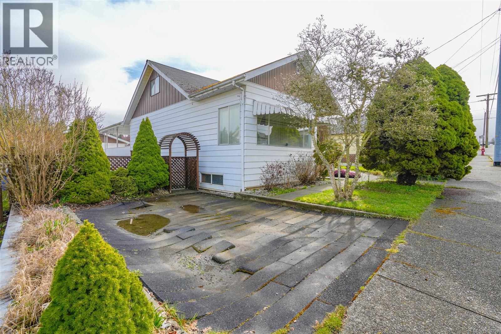 3129 10th Ave - 4