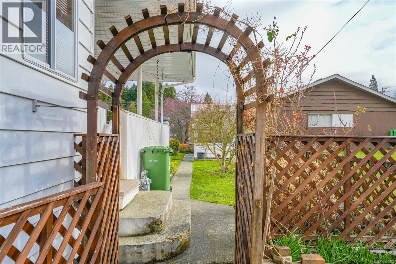 3129 10th Ave - 52