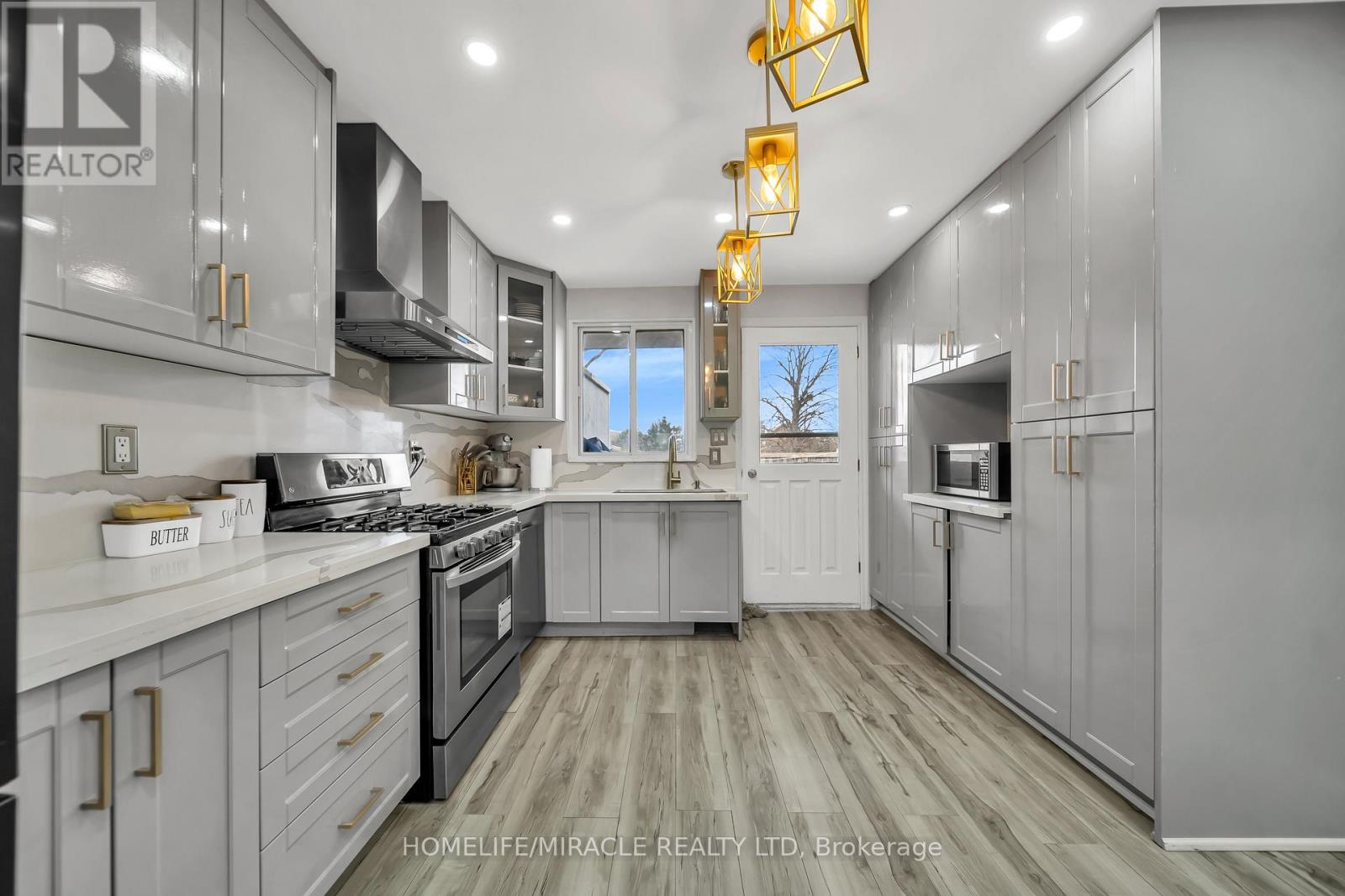 64 DRAKE BOULEVARD - 10