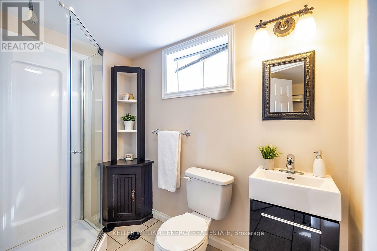 487 CUNNINGHAM AVENUE,Oshawa (McLaughlin),,