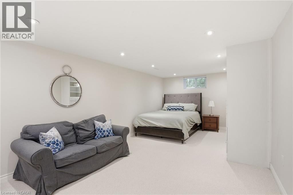 676 WOODVIEW Road,Burlington,,