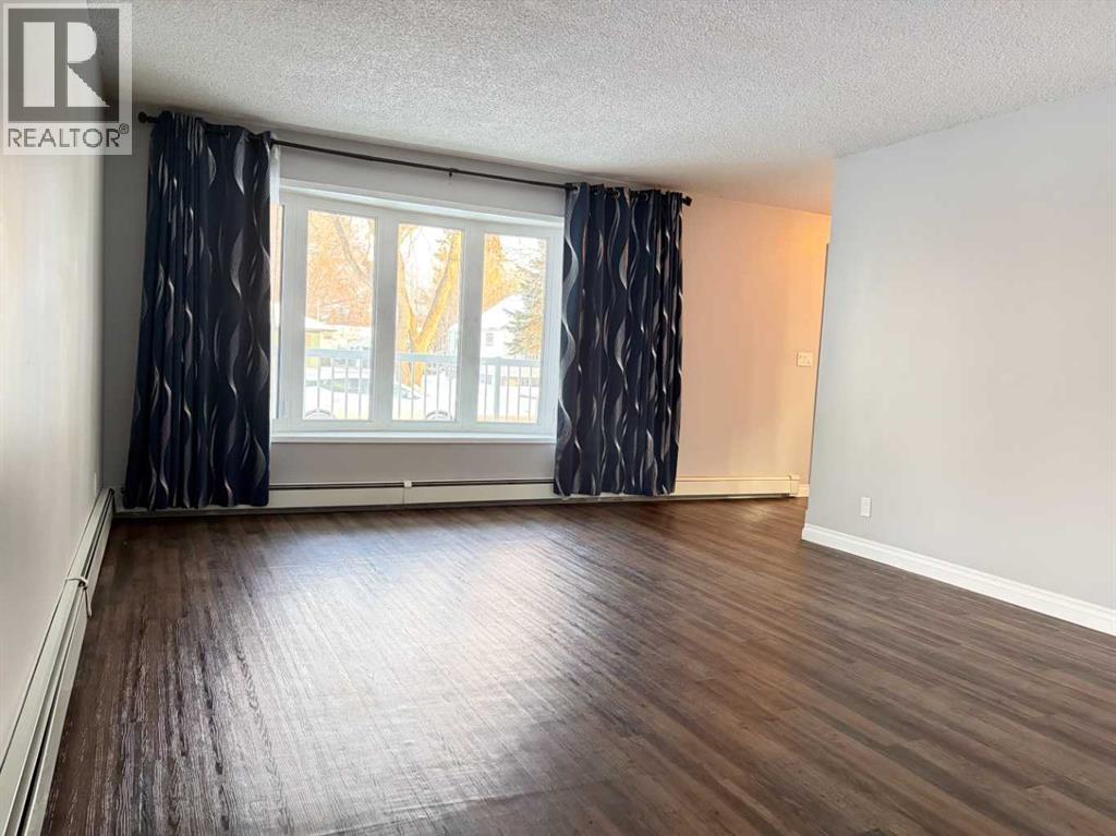 Single Family House 4 Level for Sale in  A Avenue Rosedale Stettler 