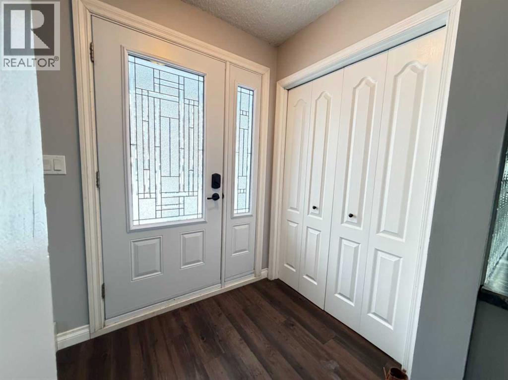 Single Family House 4 Level for Sale in  A Avenue Rosedale Stettler 