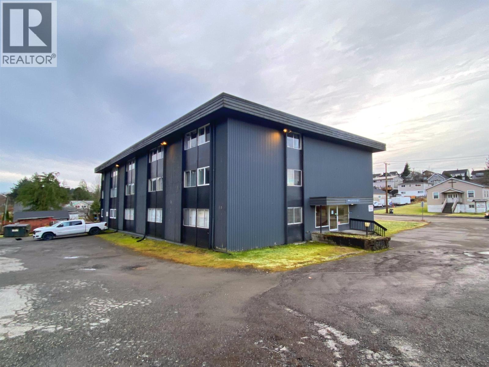 147-215 W 6TH AVENUE - 6