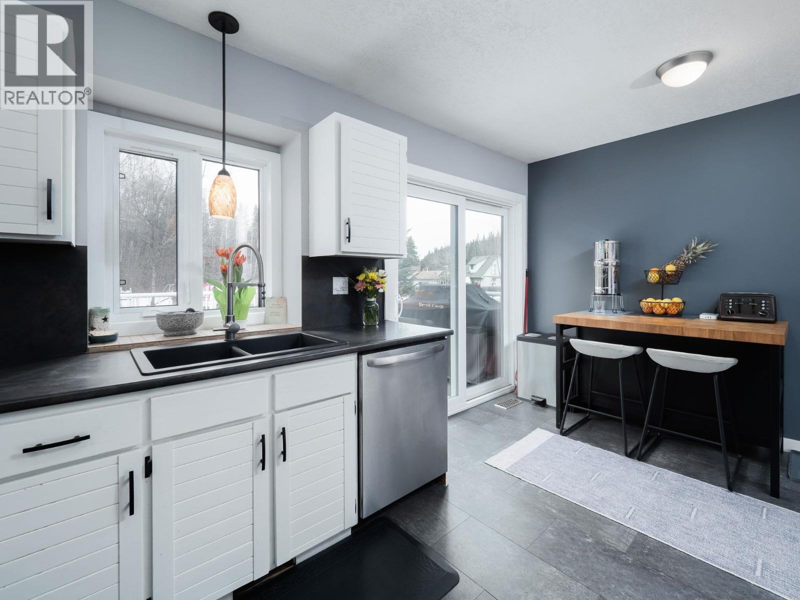 1906 CLEARWOOD CRESCENT - 11