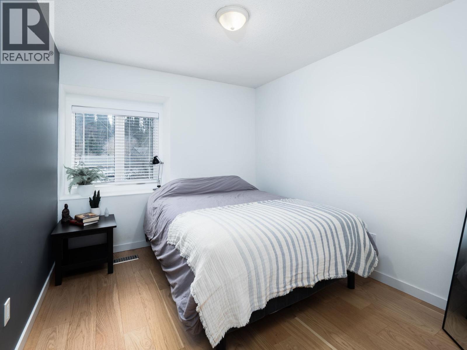 1906 CLEARWOOD CRESCENT - 16