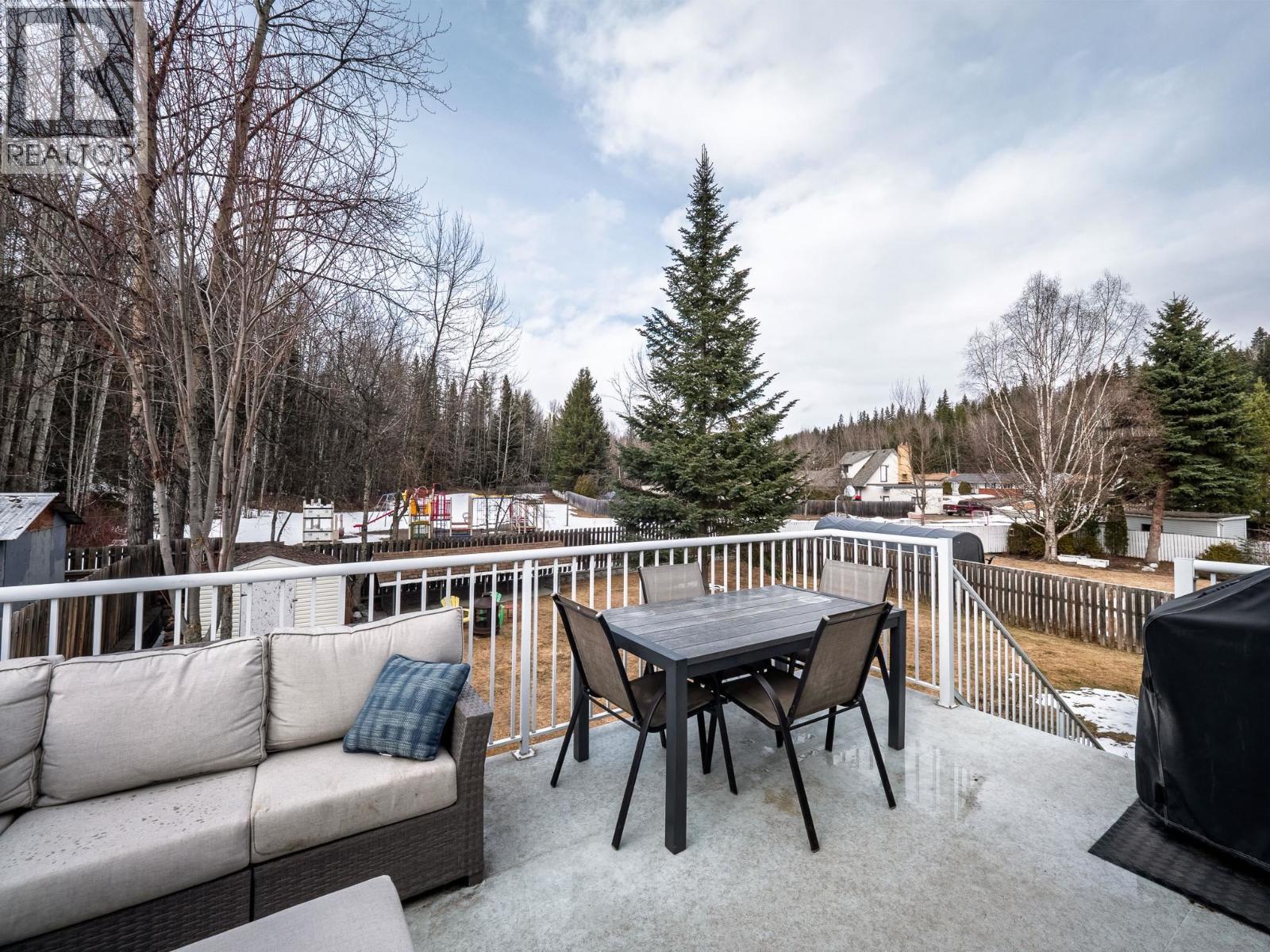 1906 CLEARWOOD CRESCENT - 18