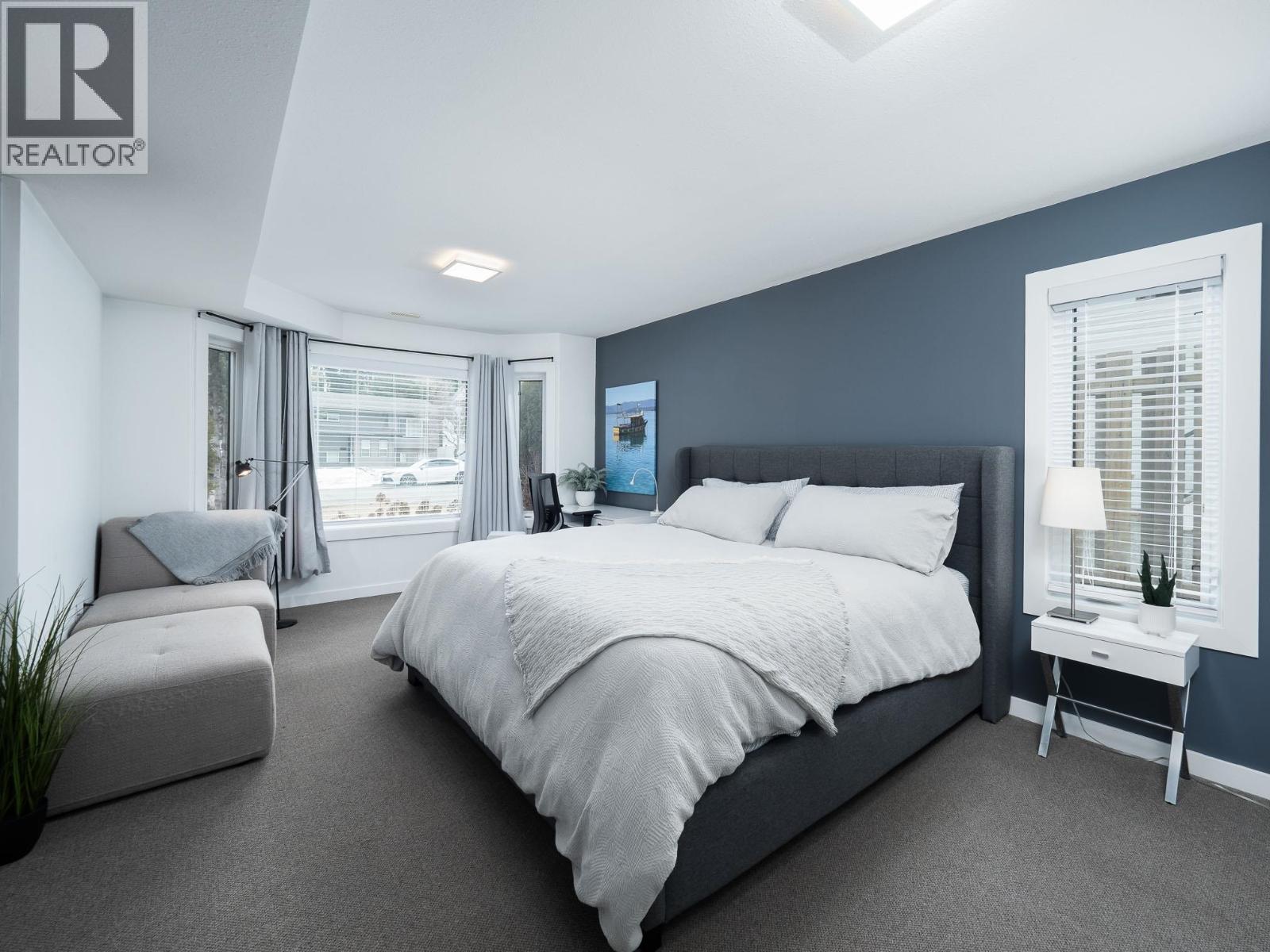 1906 CLEARWOOD CRESCENT - 19