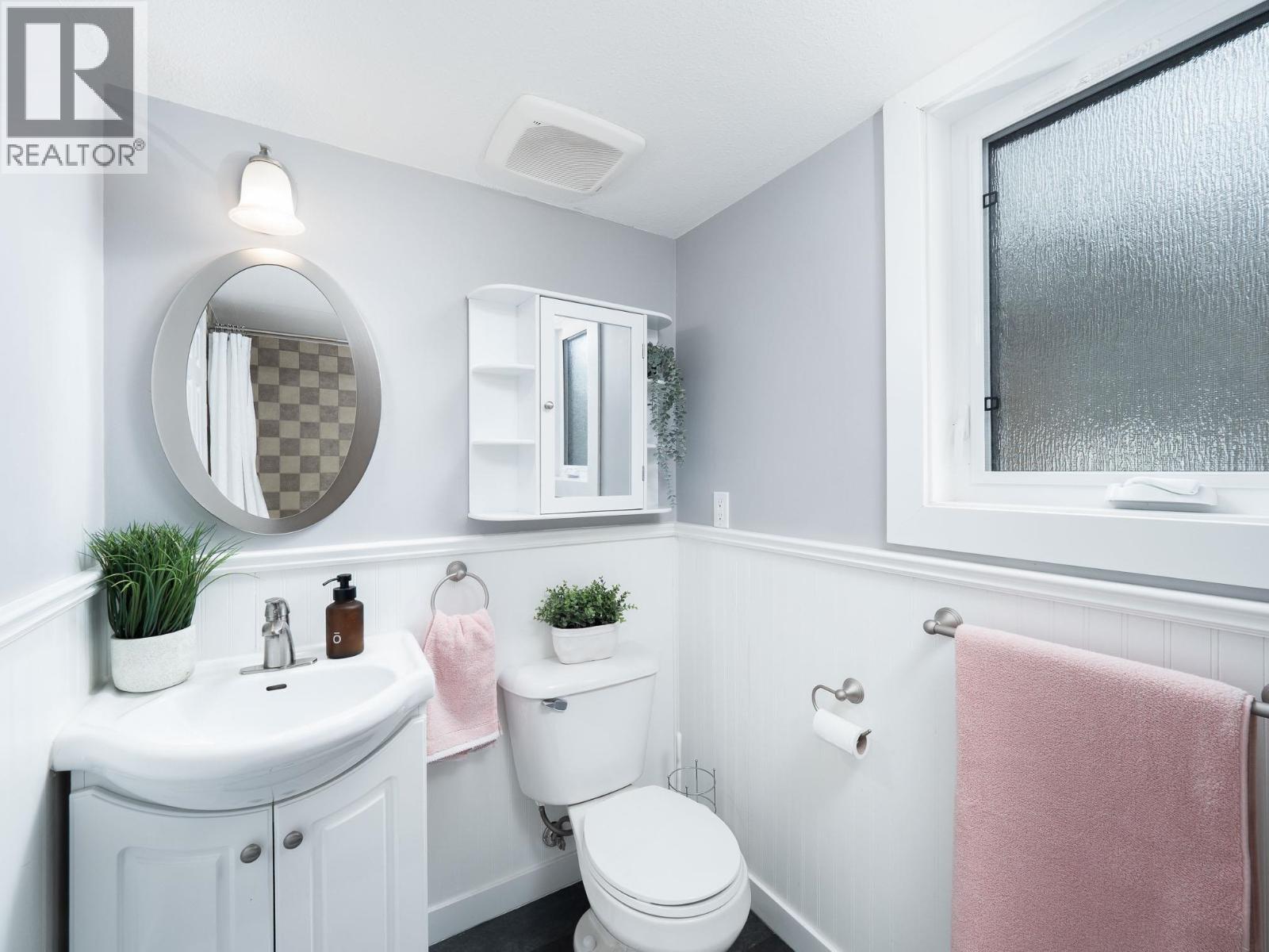 1906 CLEARWOOD CRESCENT - 23