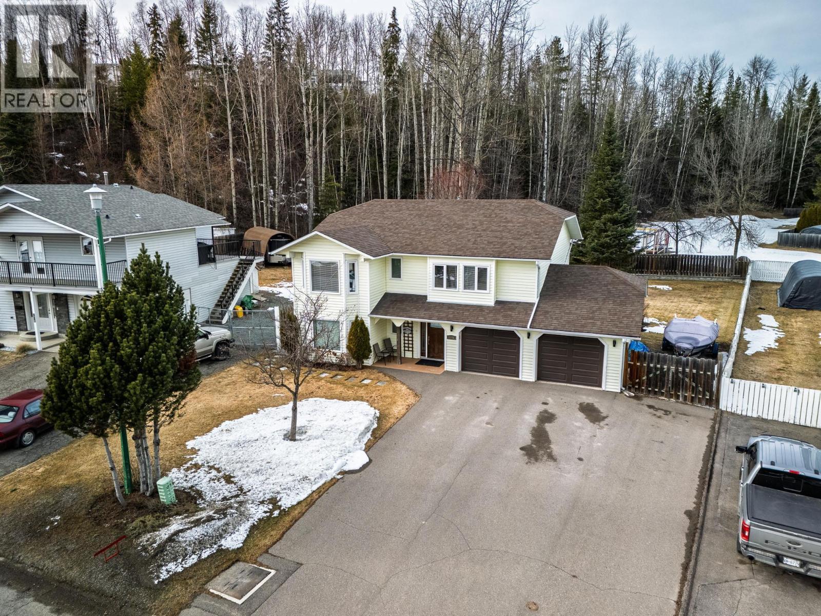 1906 CLEARWOOD CRESCENT - 3