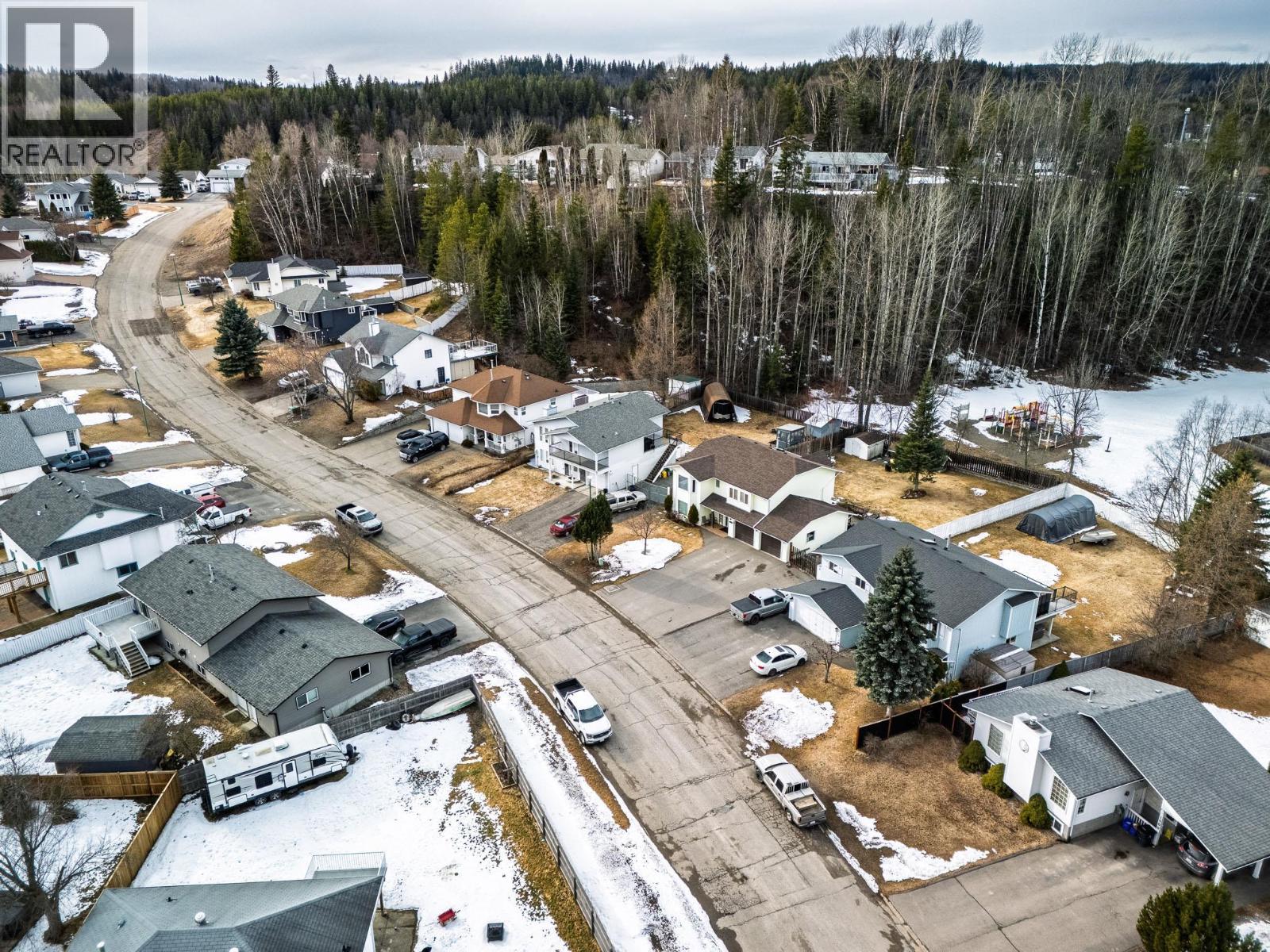 1906 CLEARWOOD CRESCENT - 32