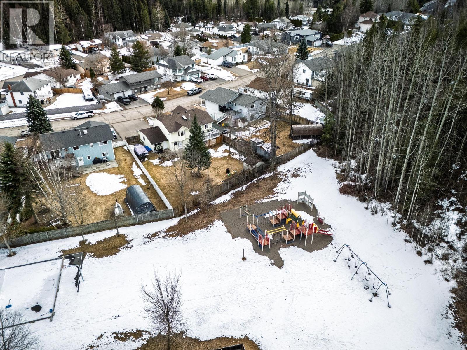 1906 CLEARWOOD CRESCENT - 33