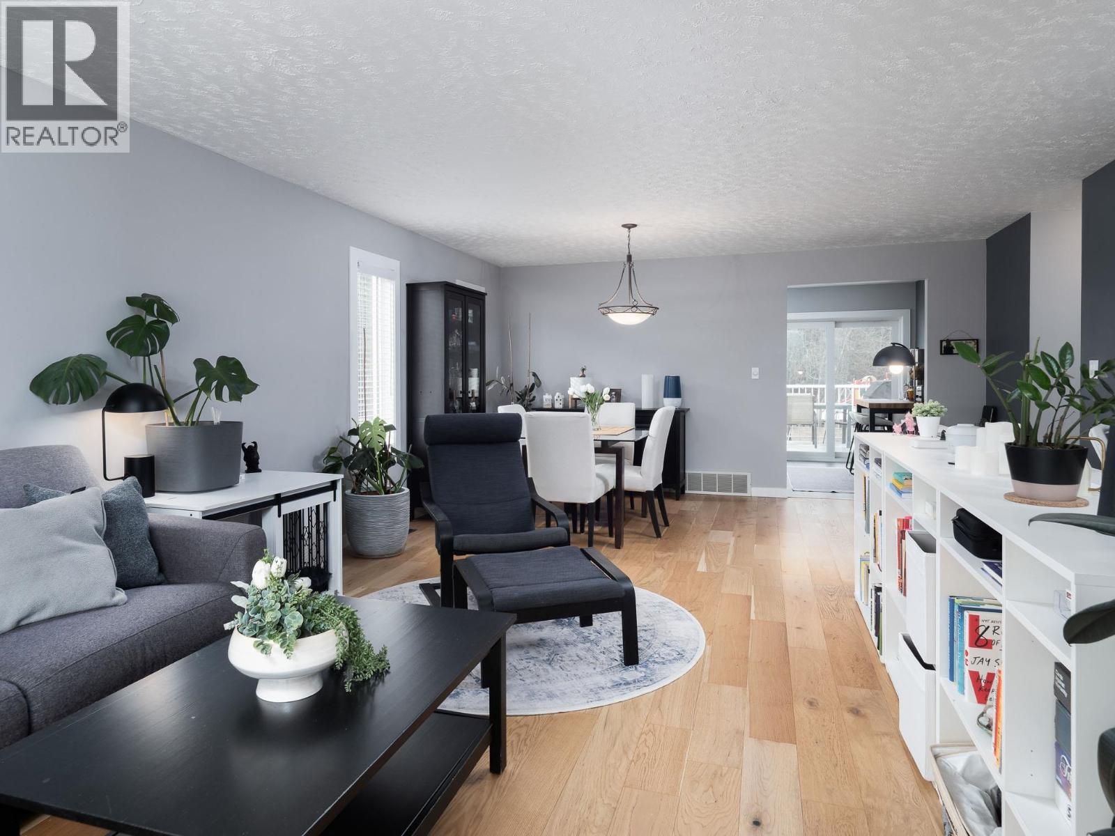 1906 CLEARWOOD CRESCENT - 6