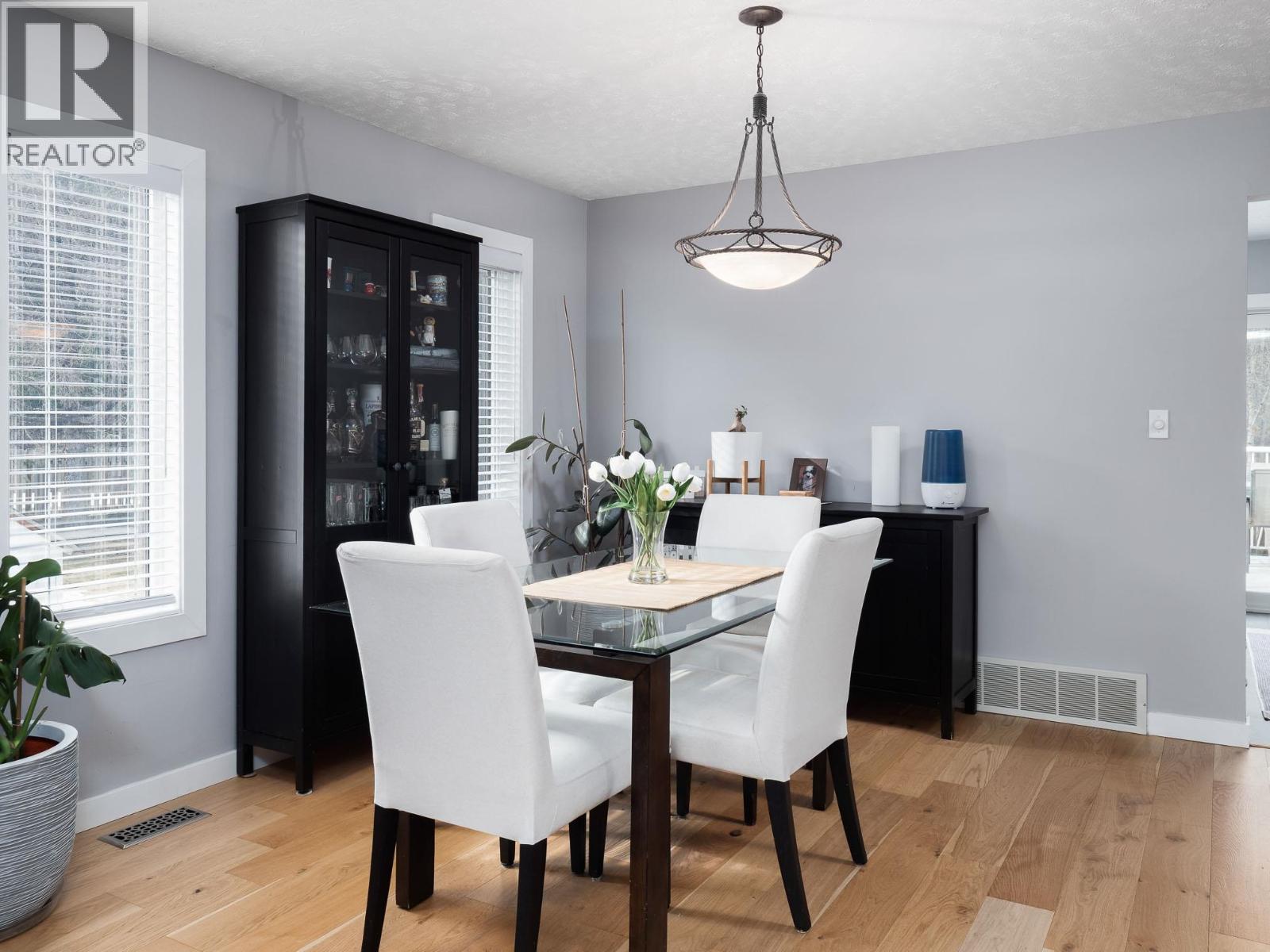 1906 CLEARWOOD CRESCENT - 8