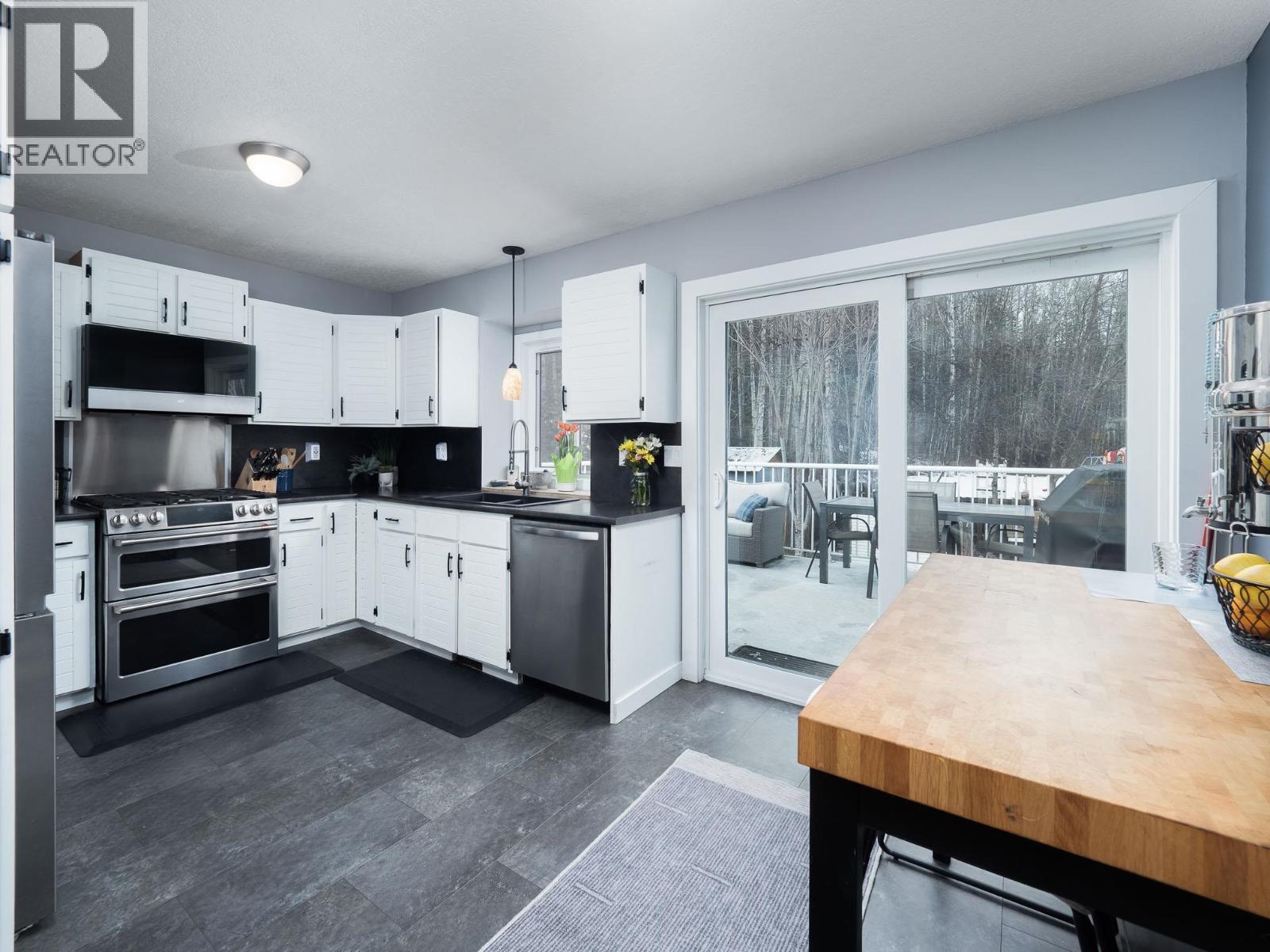 1906 CLEARWOOD CRESCENT - 9