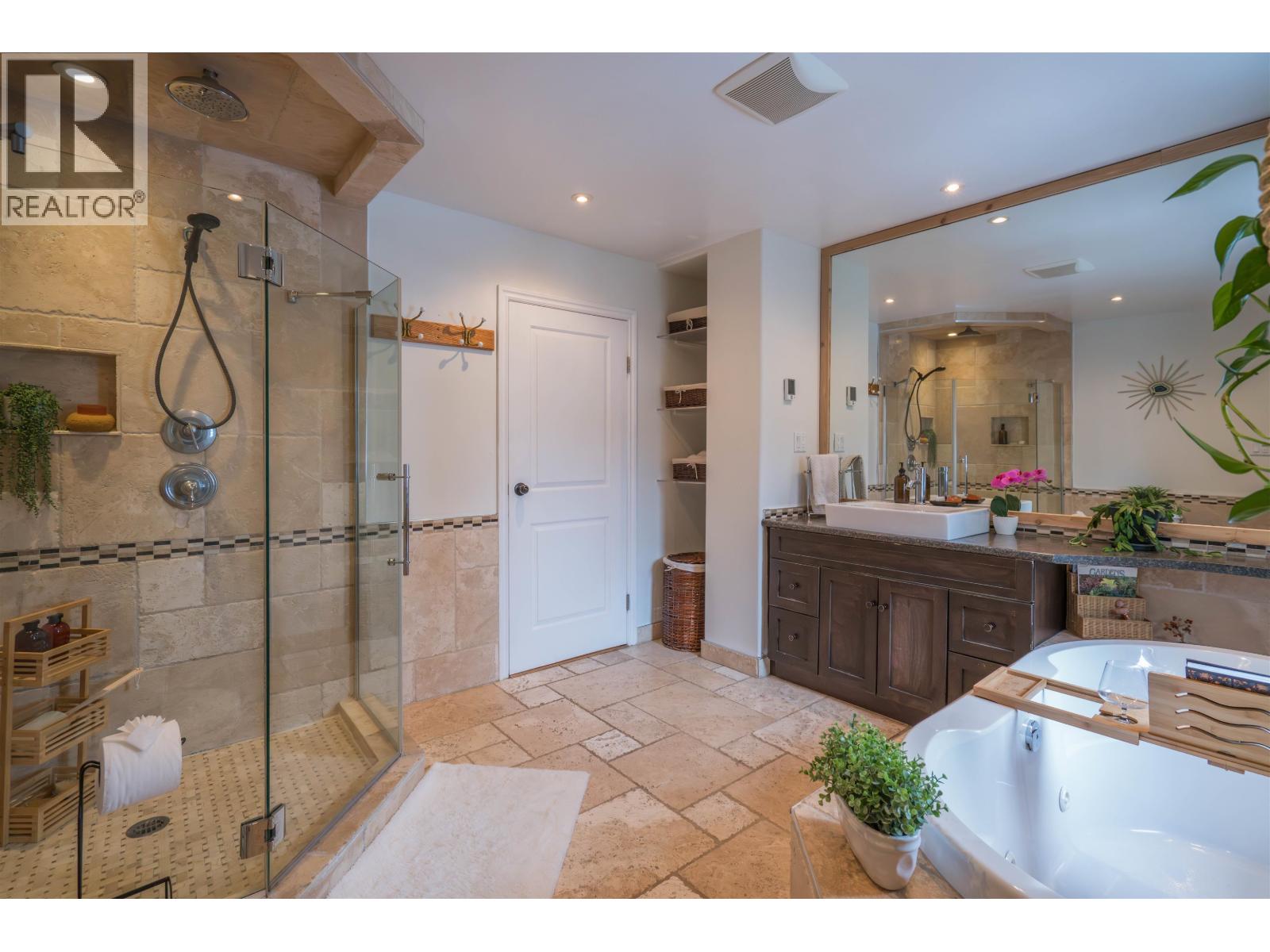 3065 WALLACE CRESCENT - 11