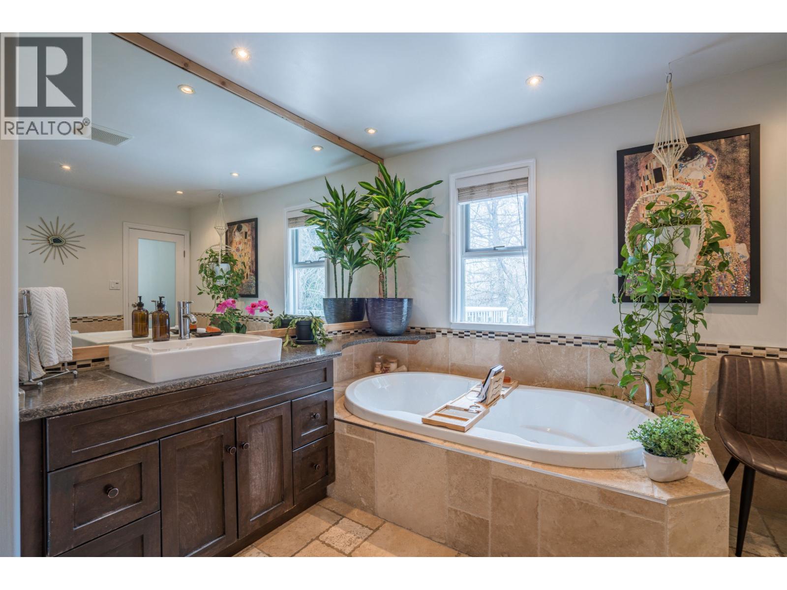 3065 WALLACE CRESCENT - 12