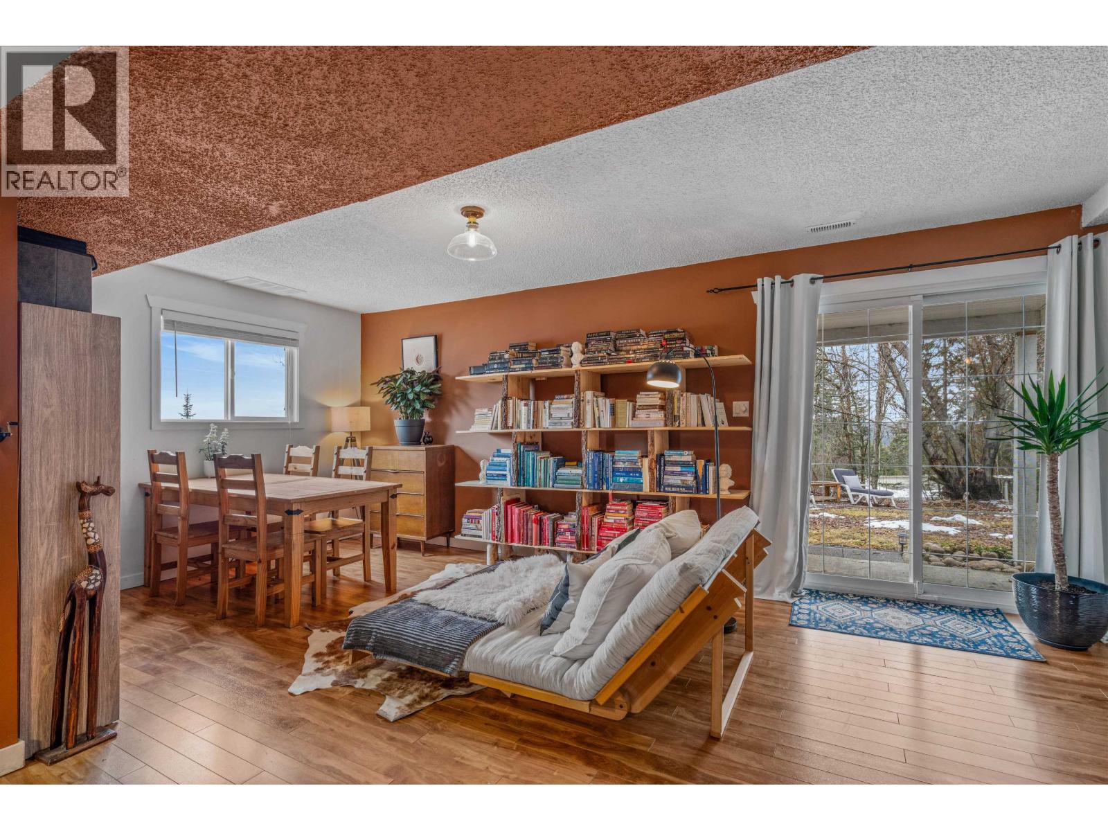 3065 WALLACE CRESCENT - 19