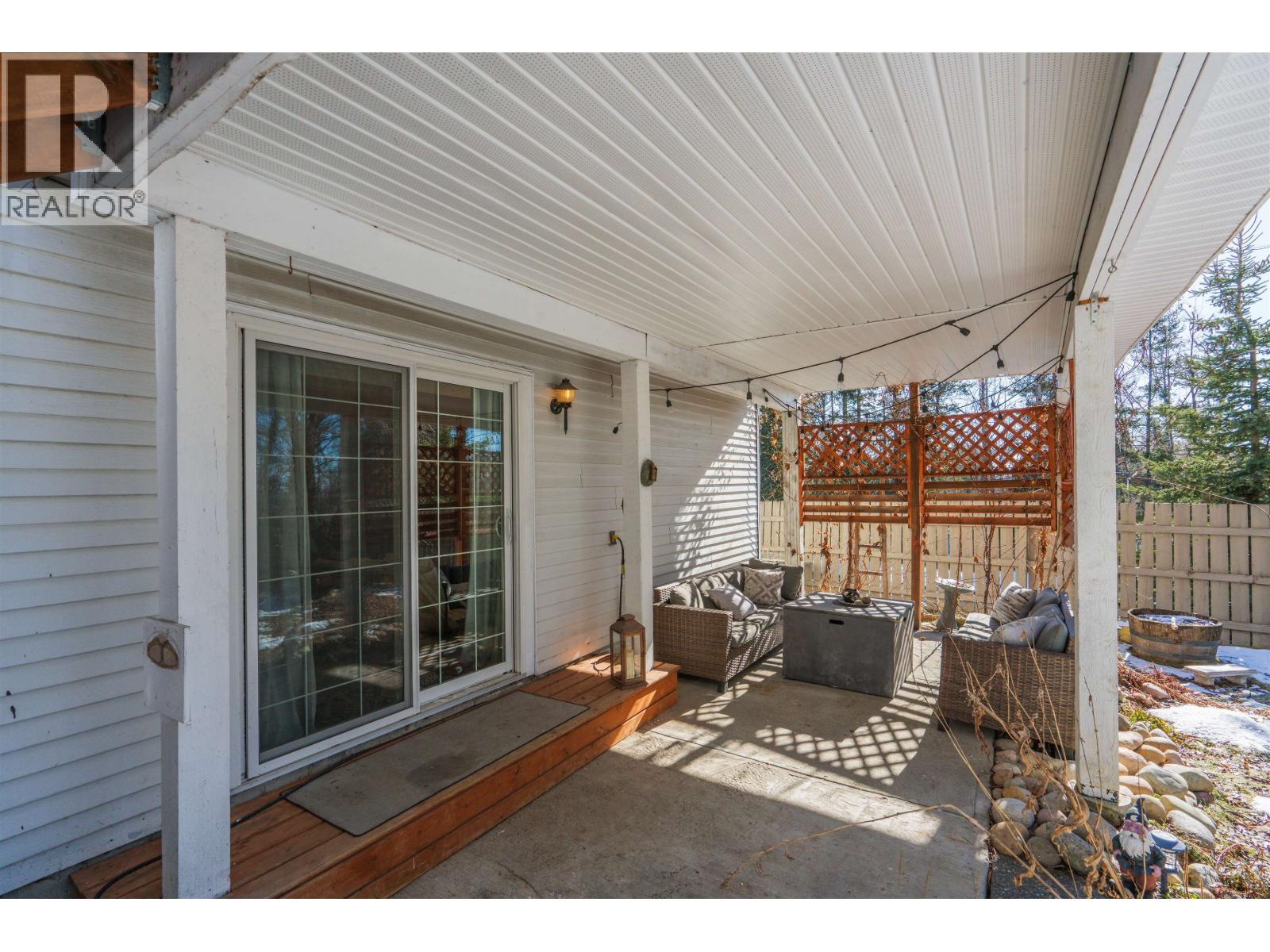 3065 WALLACE CRESCENT - 25