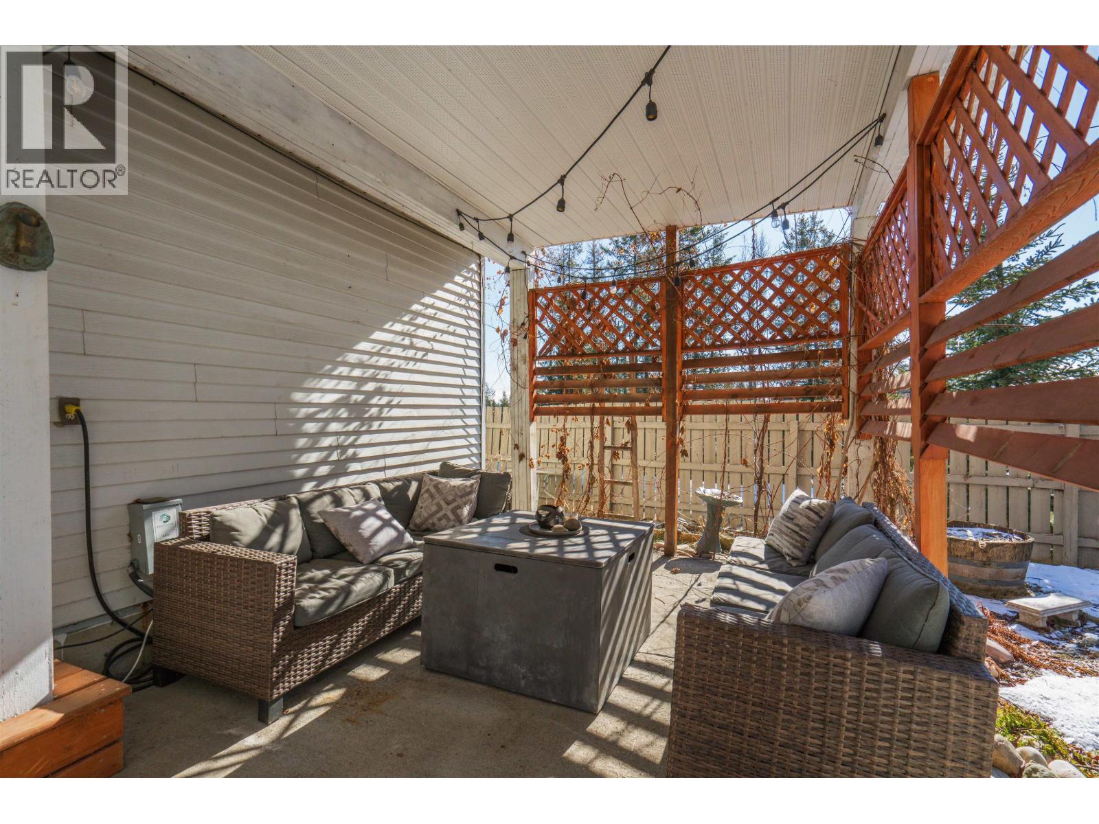 3065 WALLACE CRESCENT - 26