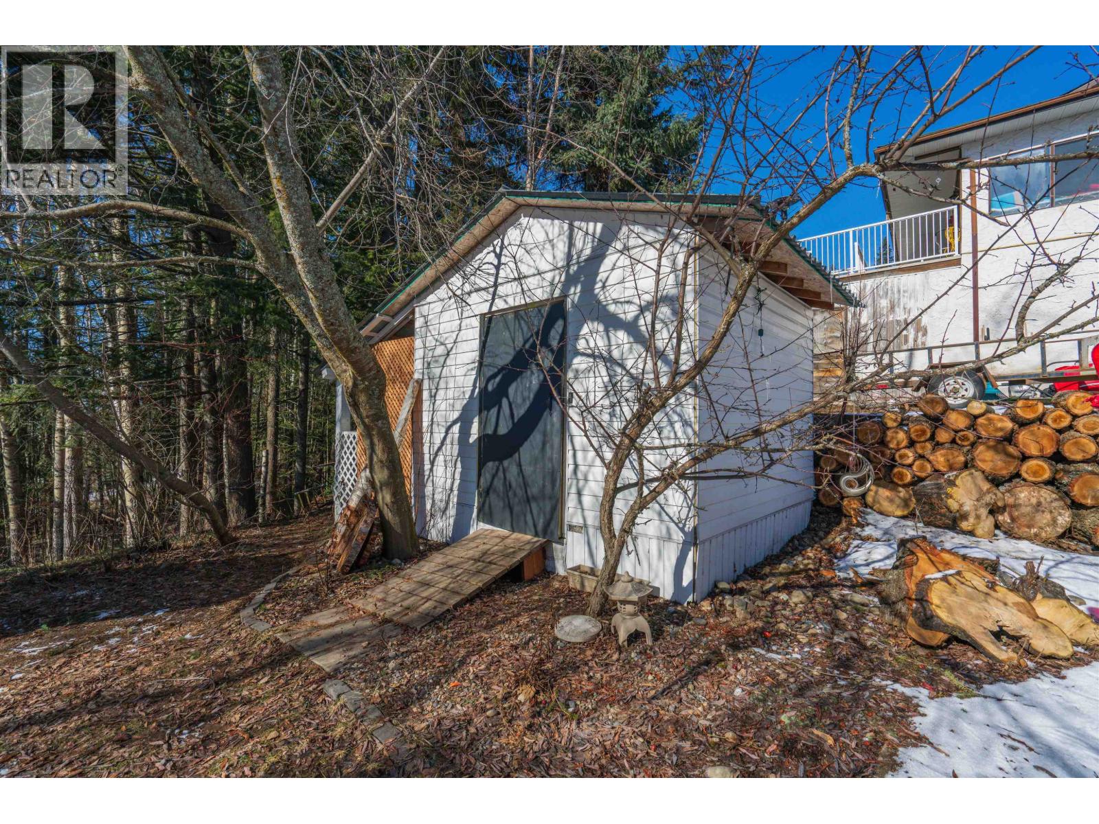 3065 WALLACE CRESCENT - 28