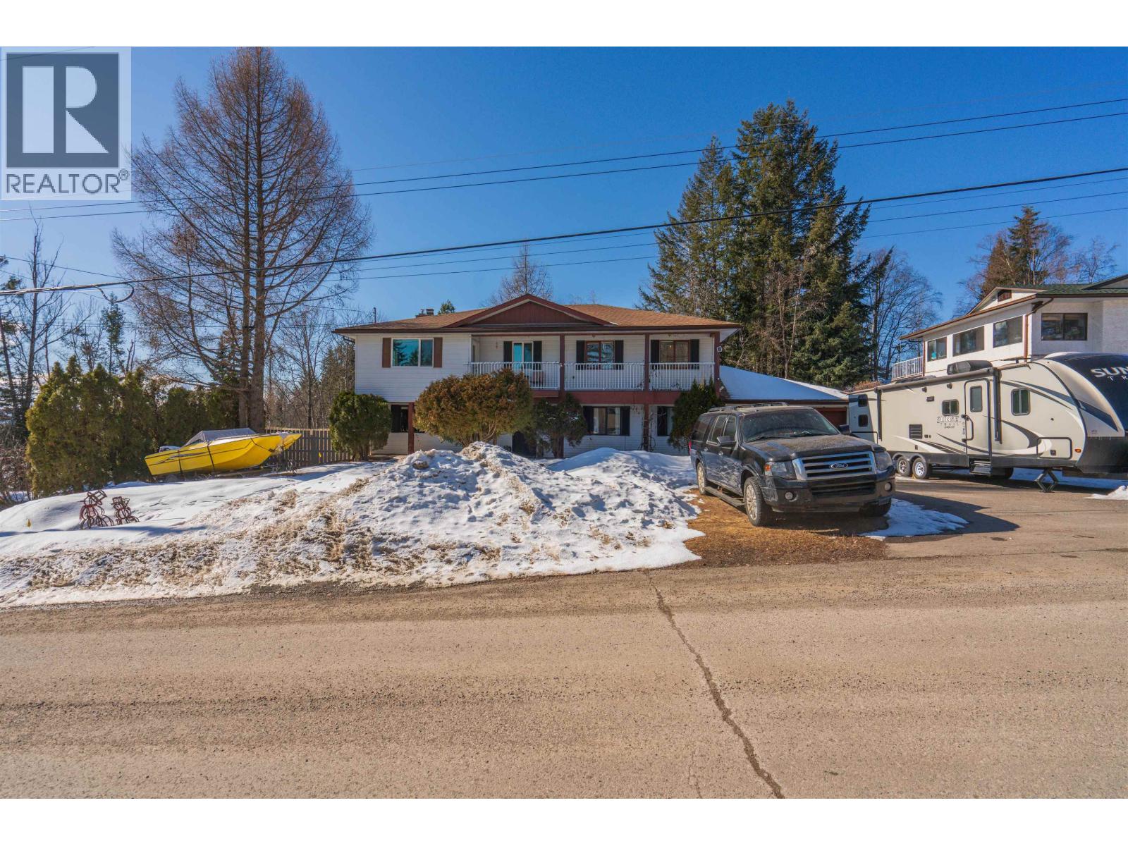 3065 WALLACE CRESCENT - 32