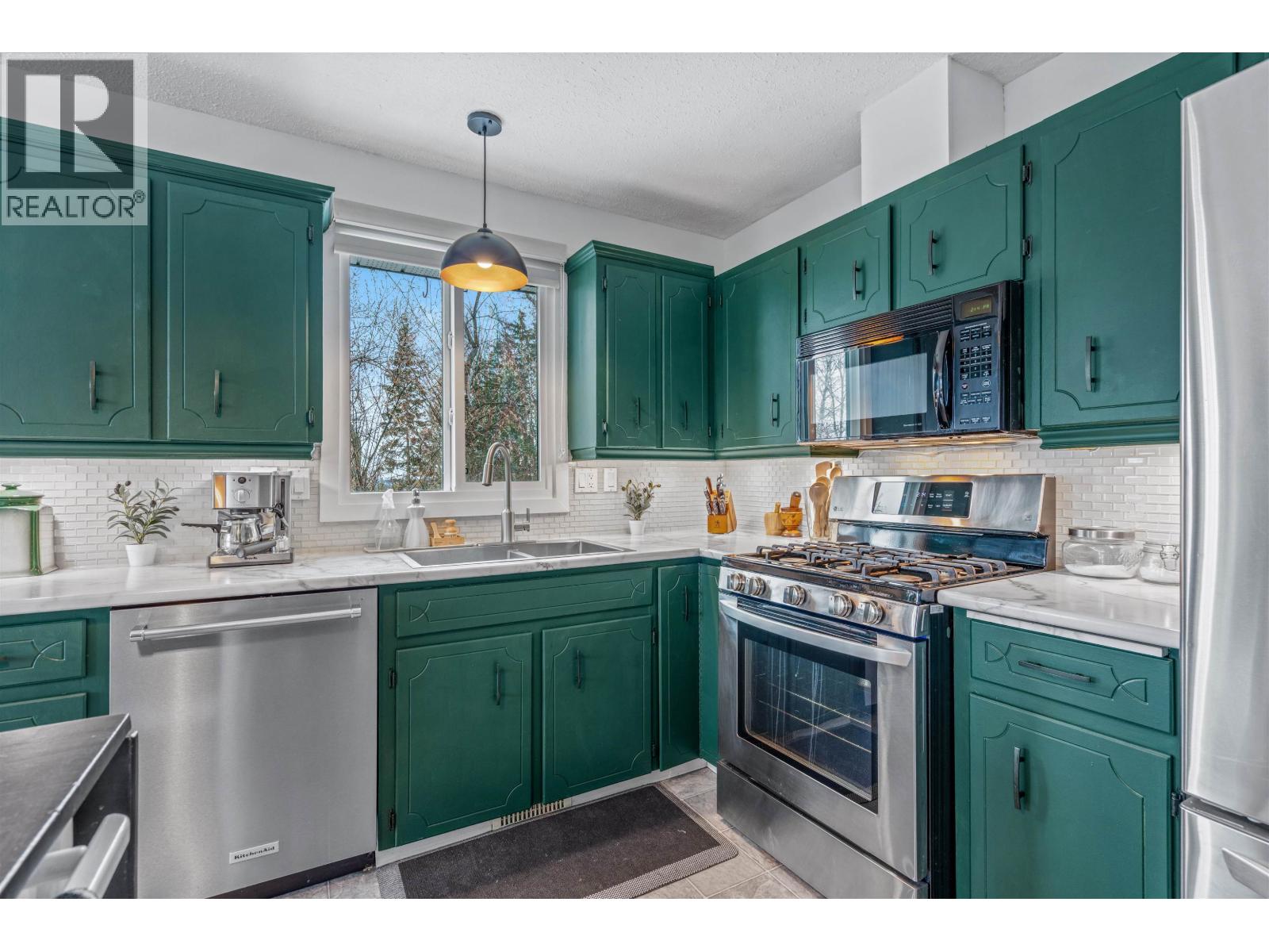 3065 WALLACE CRESCENT - 9