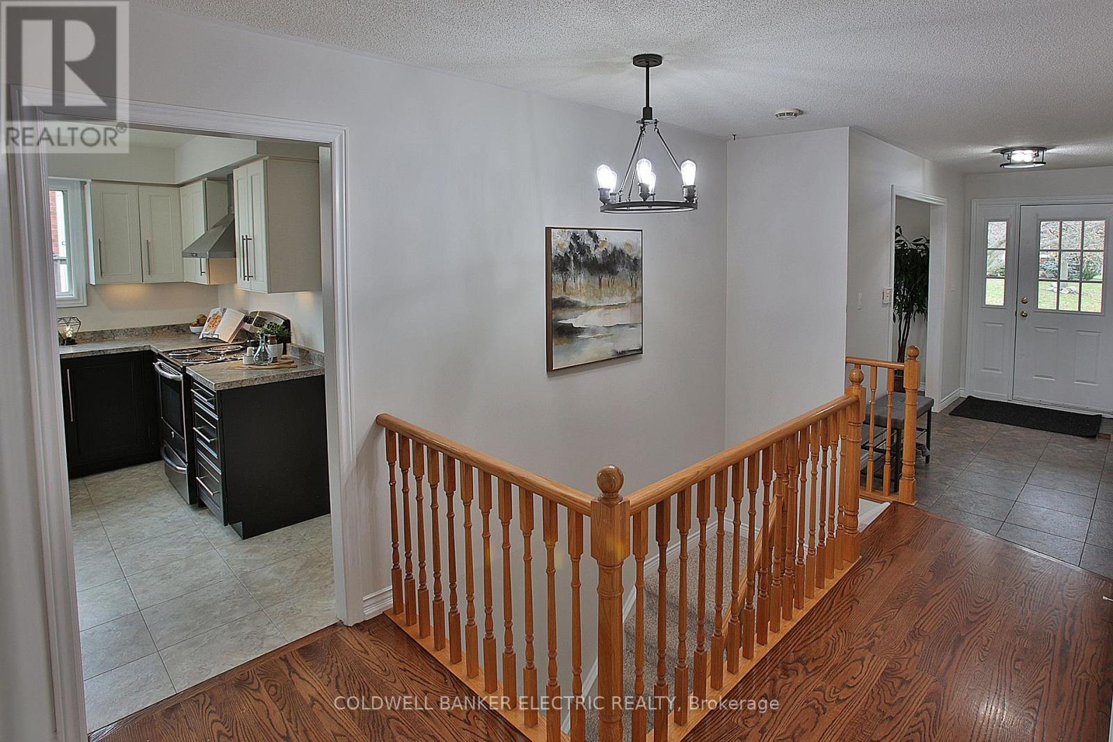1830 STRATTON AVENUE - 3