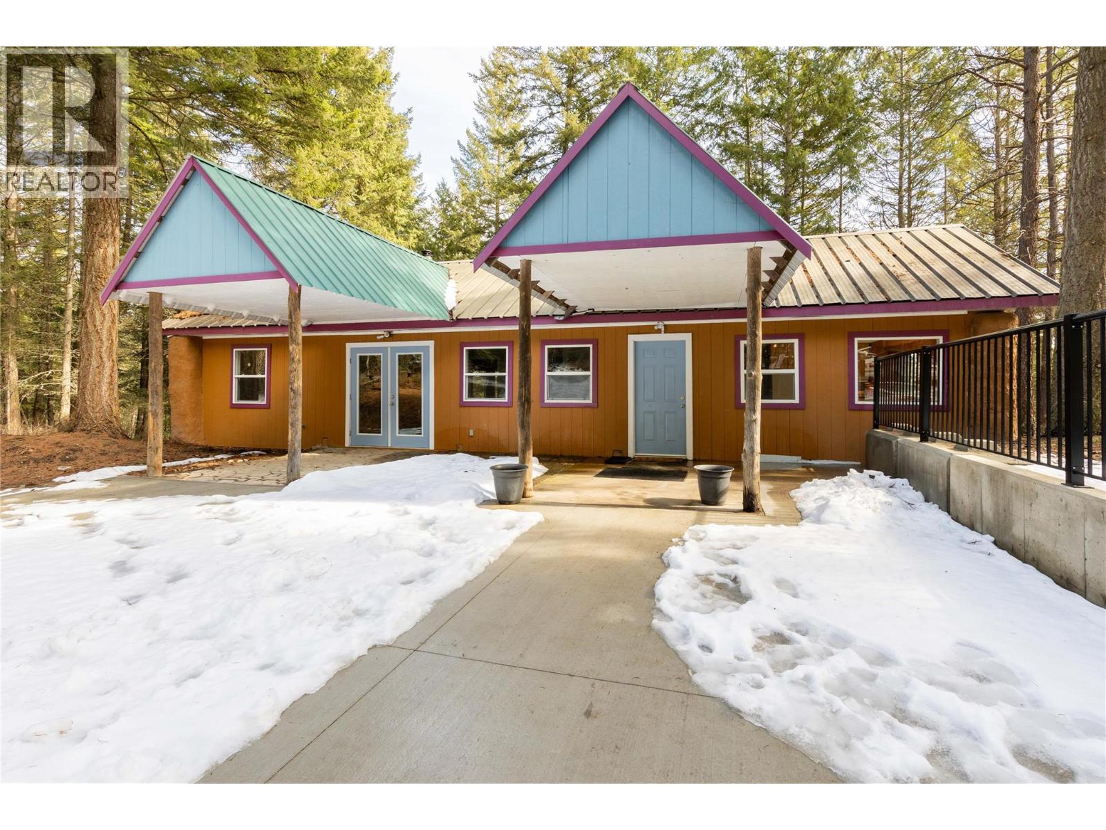  3230 Salmon River Road, Salmon Arm