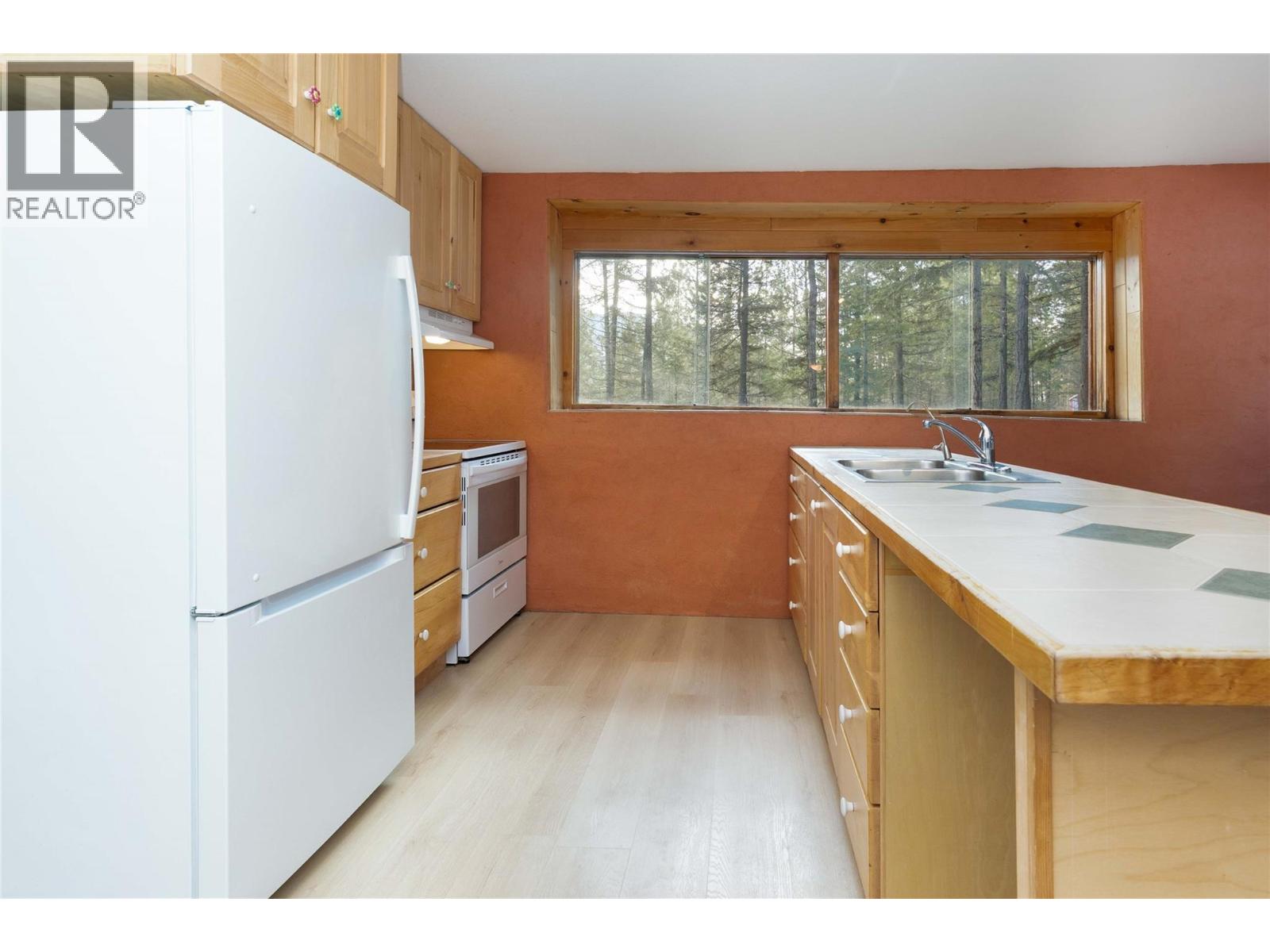  3230 Salmon River Road, Salmon Arm