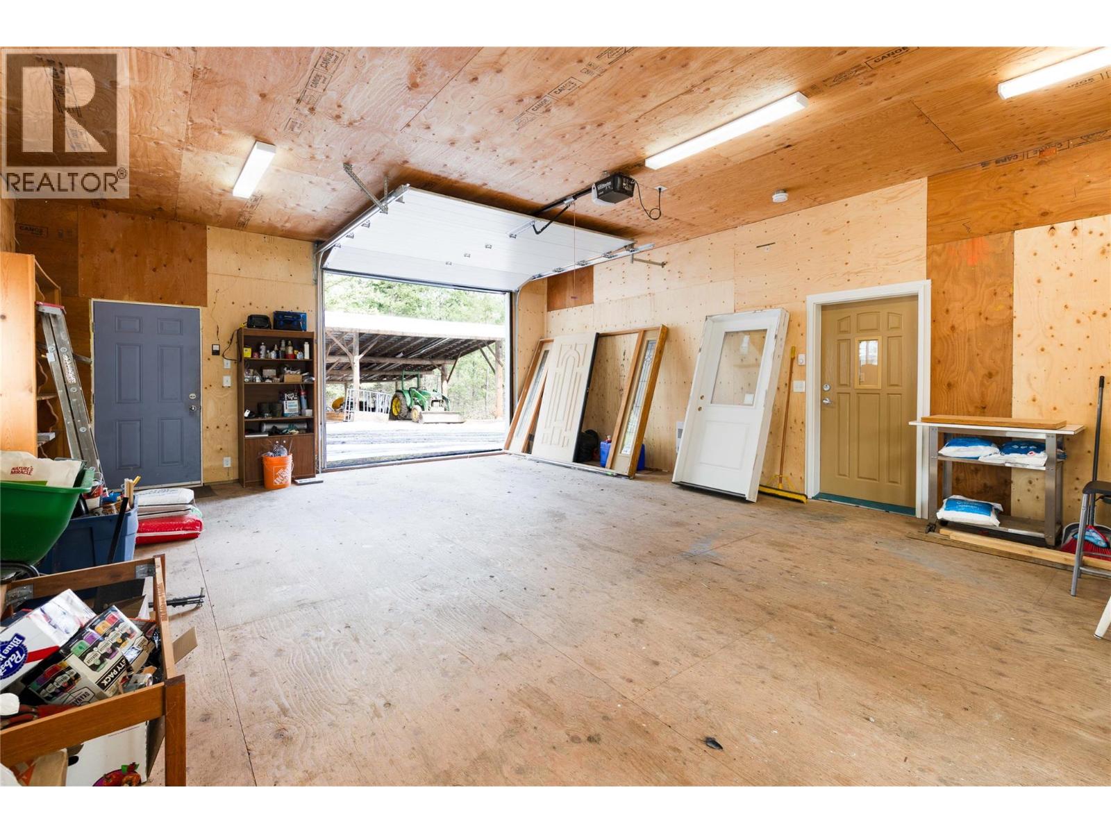  3230 Salmon River Road, Salmon Arm