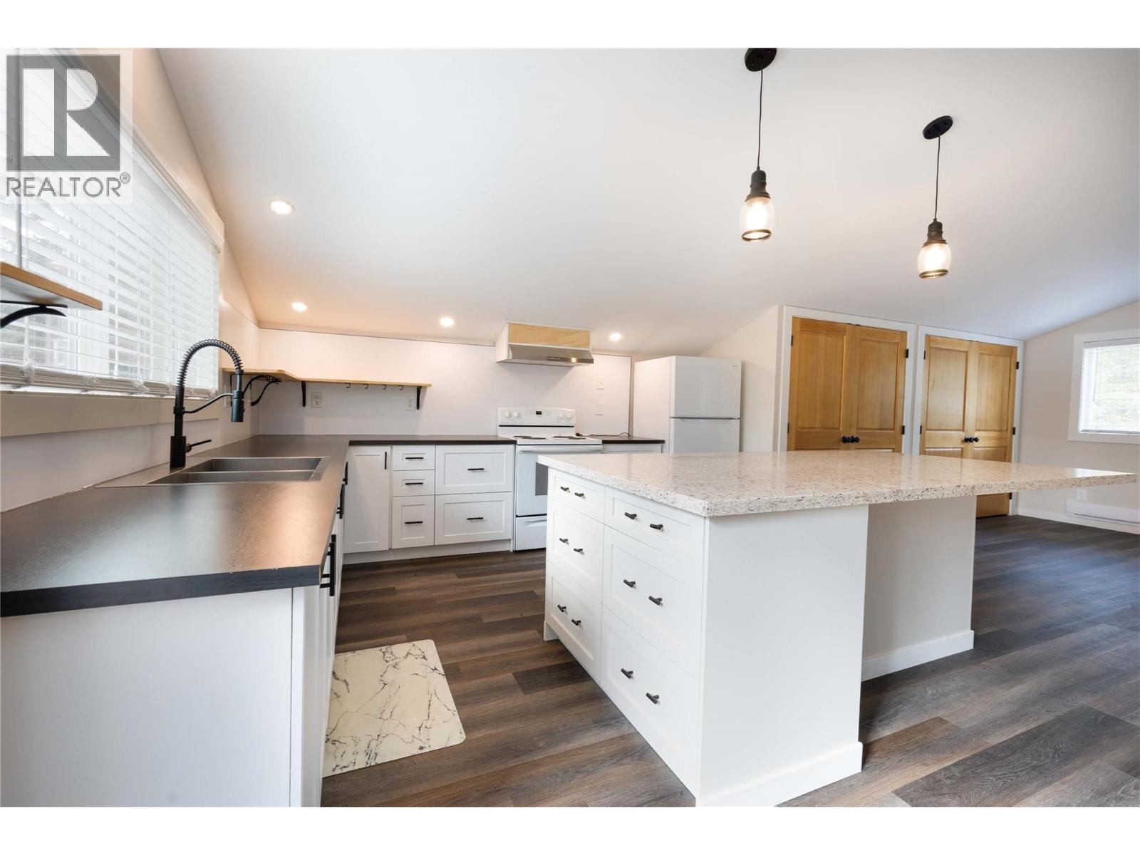  3230 Salmon River Road, Salmon Arm