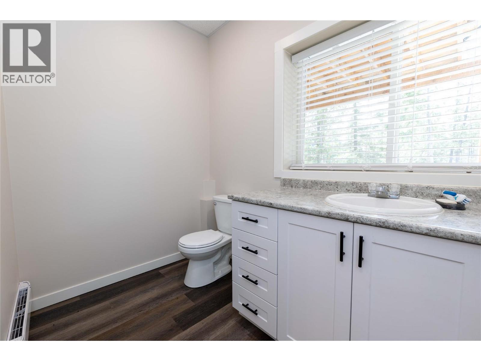  3230 Salmon River Road, Salmon Arm