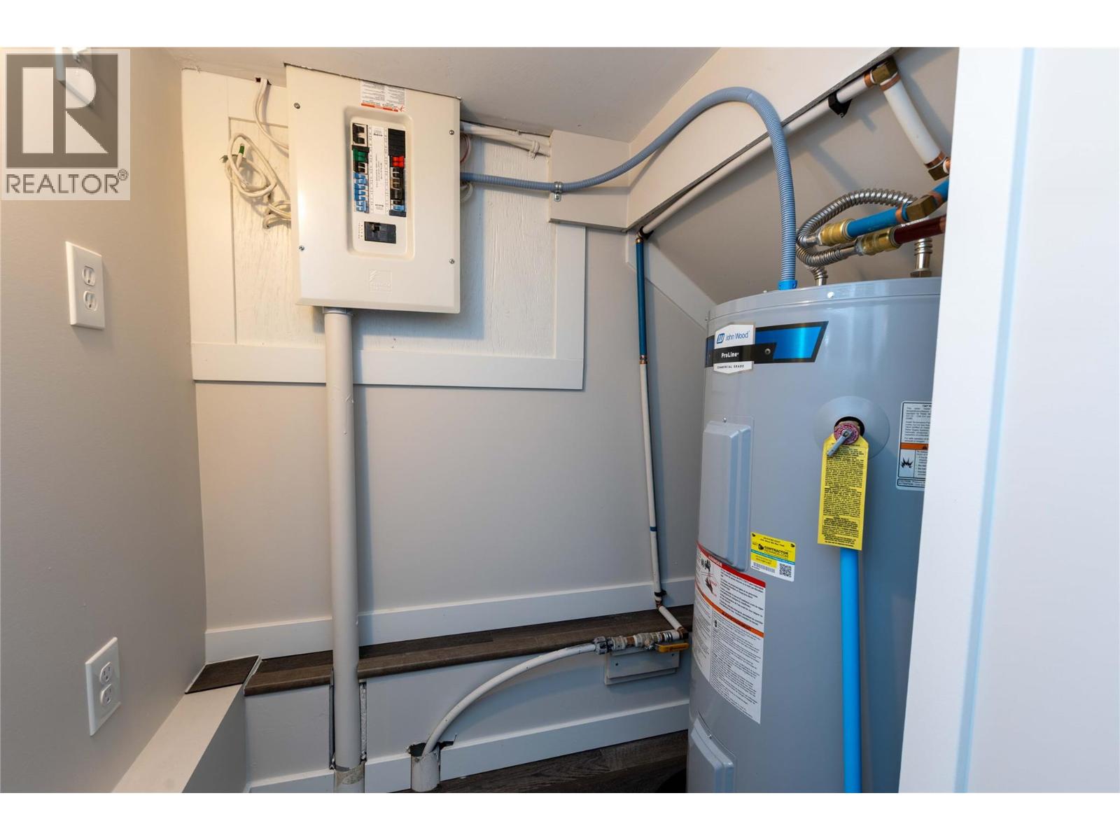  3230 Salmon River Road, Salmon Arm